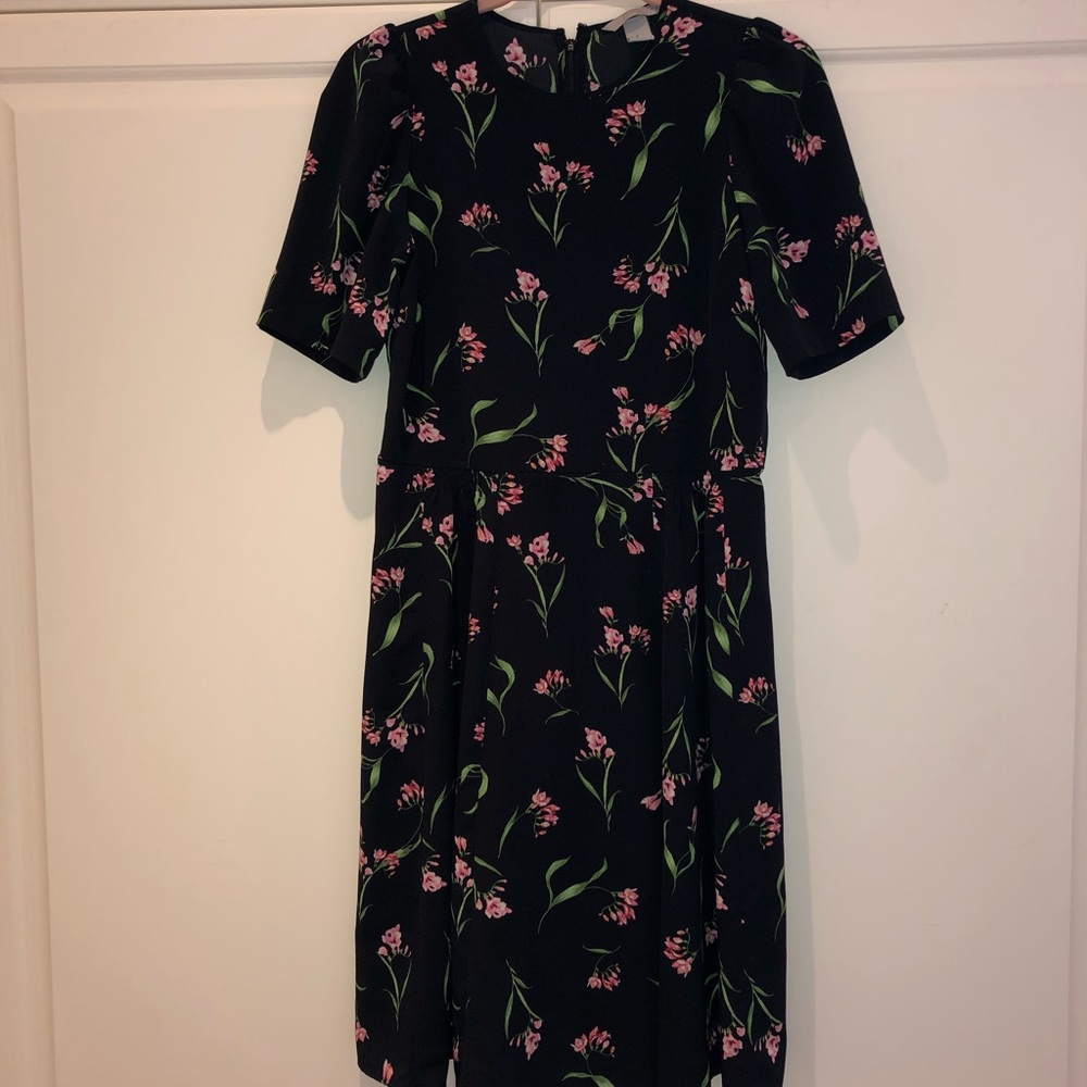 black floral dress, good as new